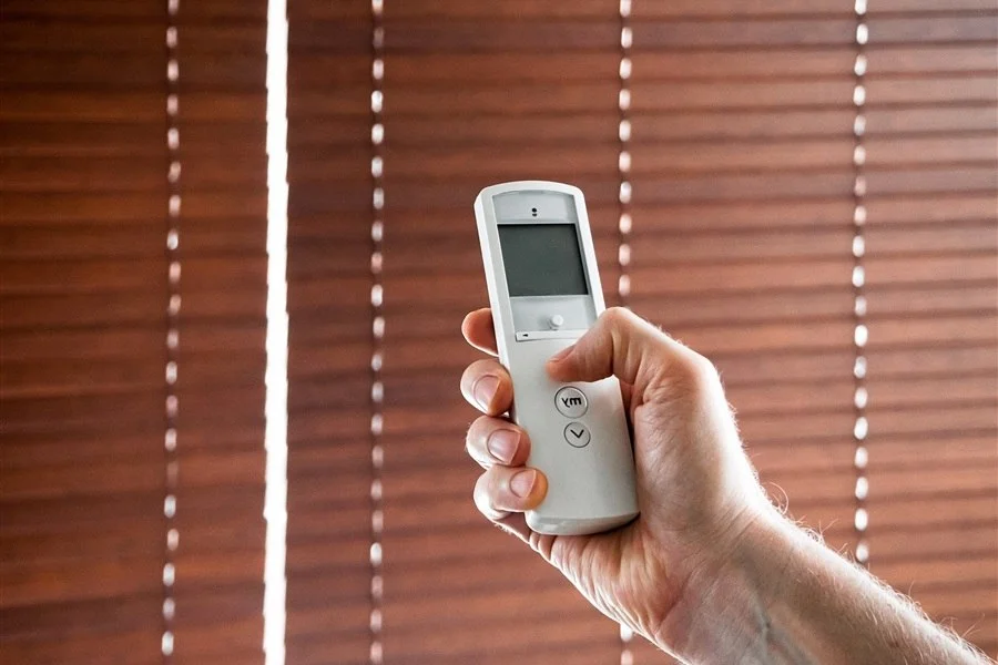 Remote control operating motorized window blinds